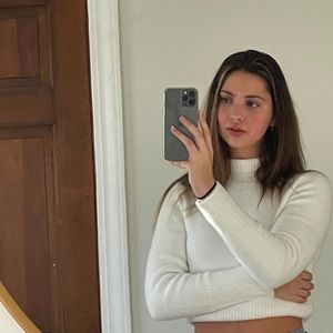 Meet your Posher, Avery